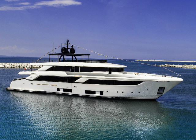 First Navetta 42 launched, the new Custom Line flagship 