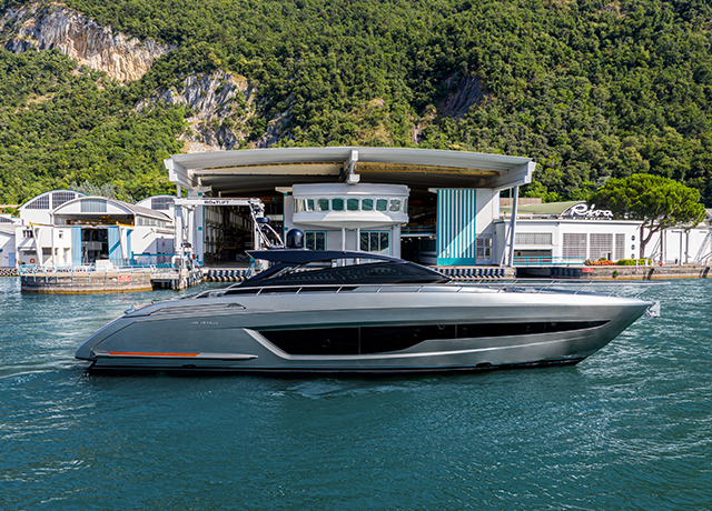 The launch of the eagerly awaited Riva 68' Diable is innovation unleashed. 
