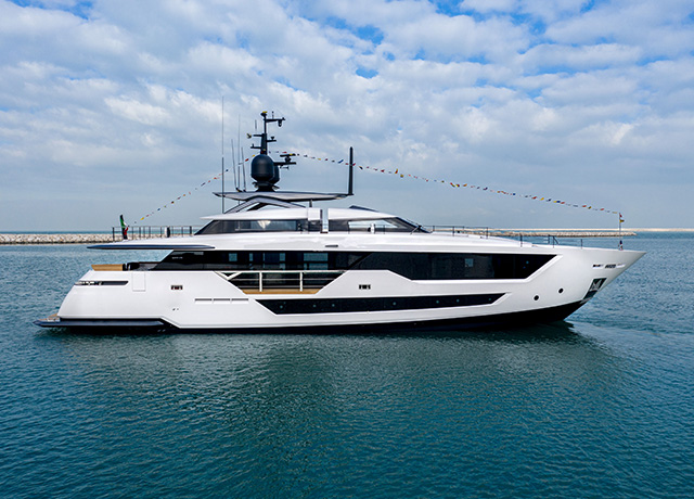 Custom Line 106’ M/Y Gerry’s Ferry: the first yacht of the year launched by the brand's planing line. 