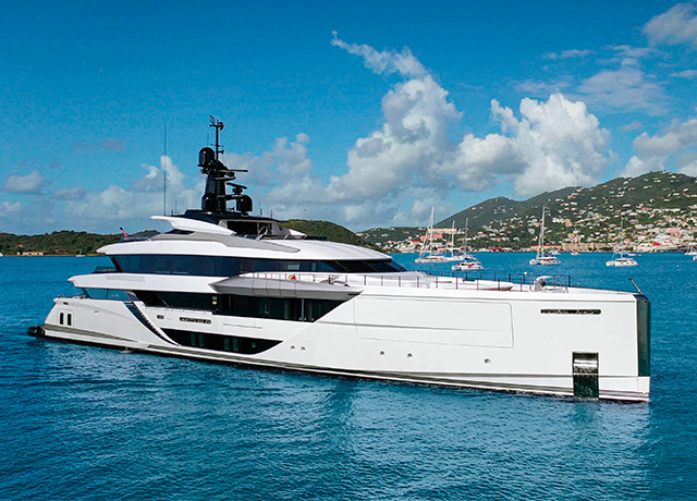 CRN entrega el superyate M/Y 141.<br />
 