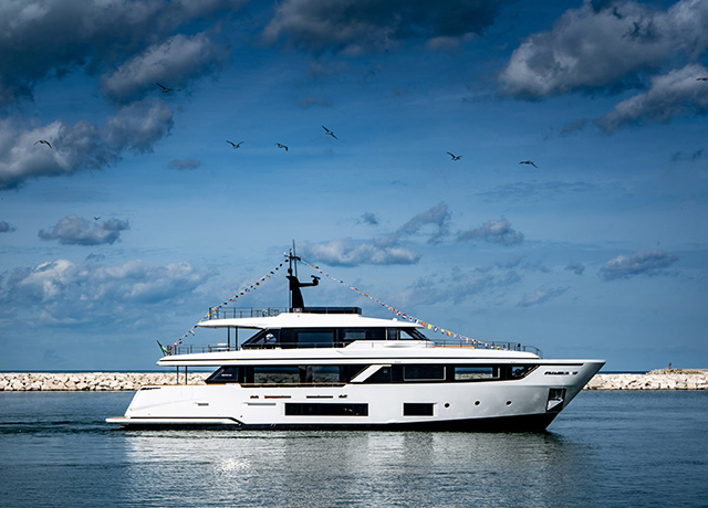 Custom Line launches the twelfth Navetta 30 superyacht: an icon of quality, elegance and design.<br />
 