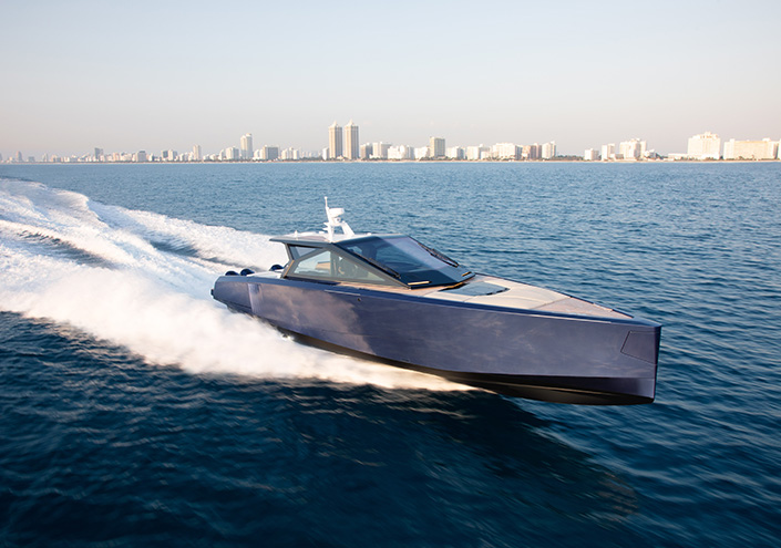 Palm Beach gets world's first view of the innovative new wallypower58X. 