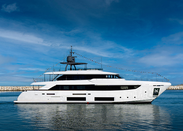 Custom Line Navetta 33 numéro 26.<br />
 