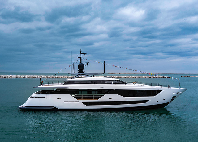 A new Custom Line 106’: fourteenth unit launched.