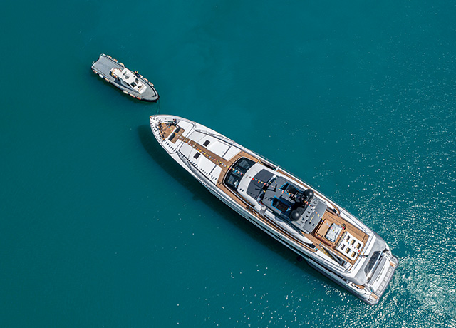 Lançado Custom Line 120’ M/Y SOMEDAY.<br />
 