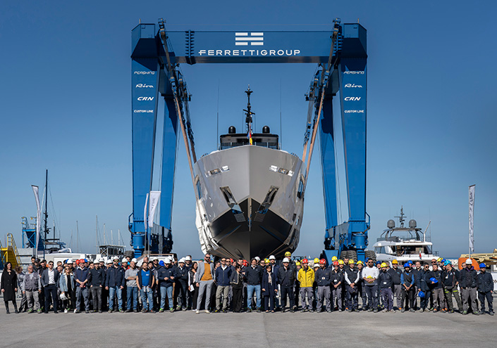 Un nouveau triomphe d’élégance et de design: lancement du quatrième bateau Custom Line 140’.<br />
 