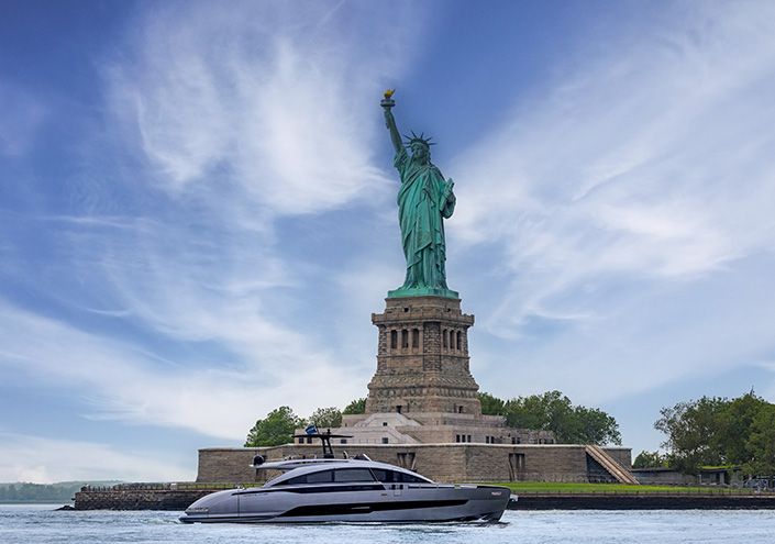 From New York to the Hamptons, Pershing GTX80 takes on the Atlantic in the only way Pershing knows: boldly.