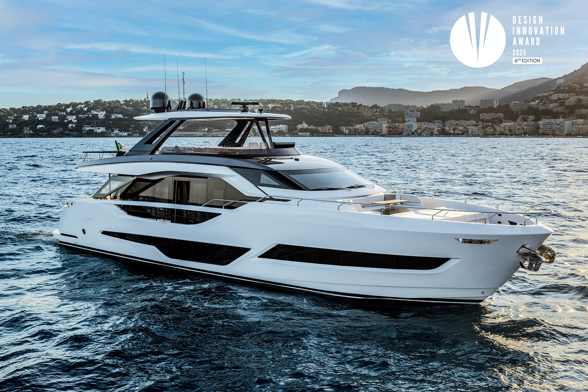 Ferretti Yachts 800 wins the Design Innovation Award at the Genoa International Boat Show.<br />
 