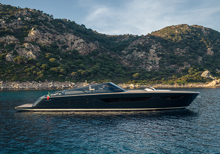 Itama 70: the new open yacht that elevates freedom at sea to a new dimension of elegance.<br />
 