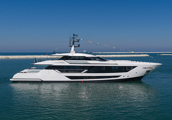 First Custom Line Saetta 128' launched.<br />
 